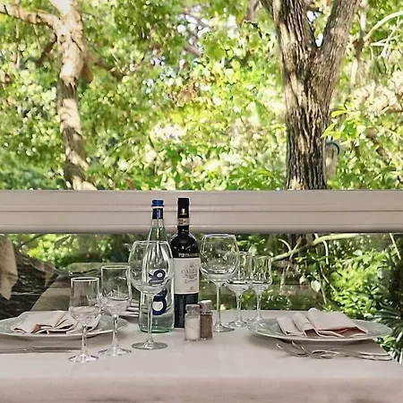 Il Caravaggio Отель Марина-ди-Пьетрасанта