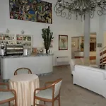 伊尔卡拉瓦乔酒店 酒店 马里纳-迪-皮特拉桑塔