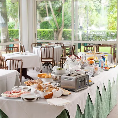 فندق Il Caravaggio مارينا دي بييتراسانْت