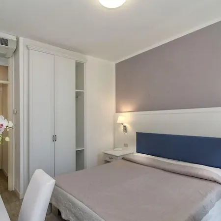 Il Caravaggio فندق مارينا دي بييتراسانْت