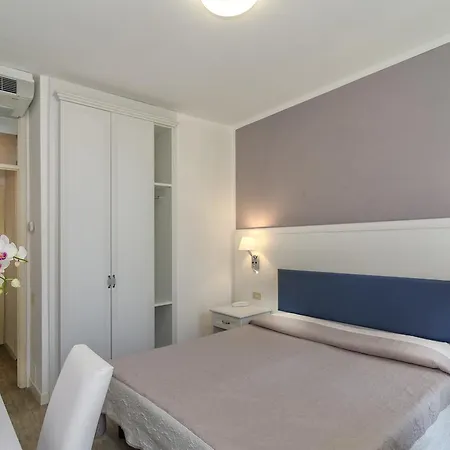 فندق Il Caravaggio مارينا دي بييتراسانْت